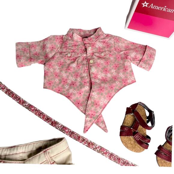 American Girl Nicki Tie Top & Shorts Outfit Shoes Belt Nikki Doll Clothes Box - Picture 4 of 8